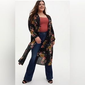 Torrid new with tags Kimono size 00